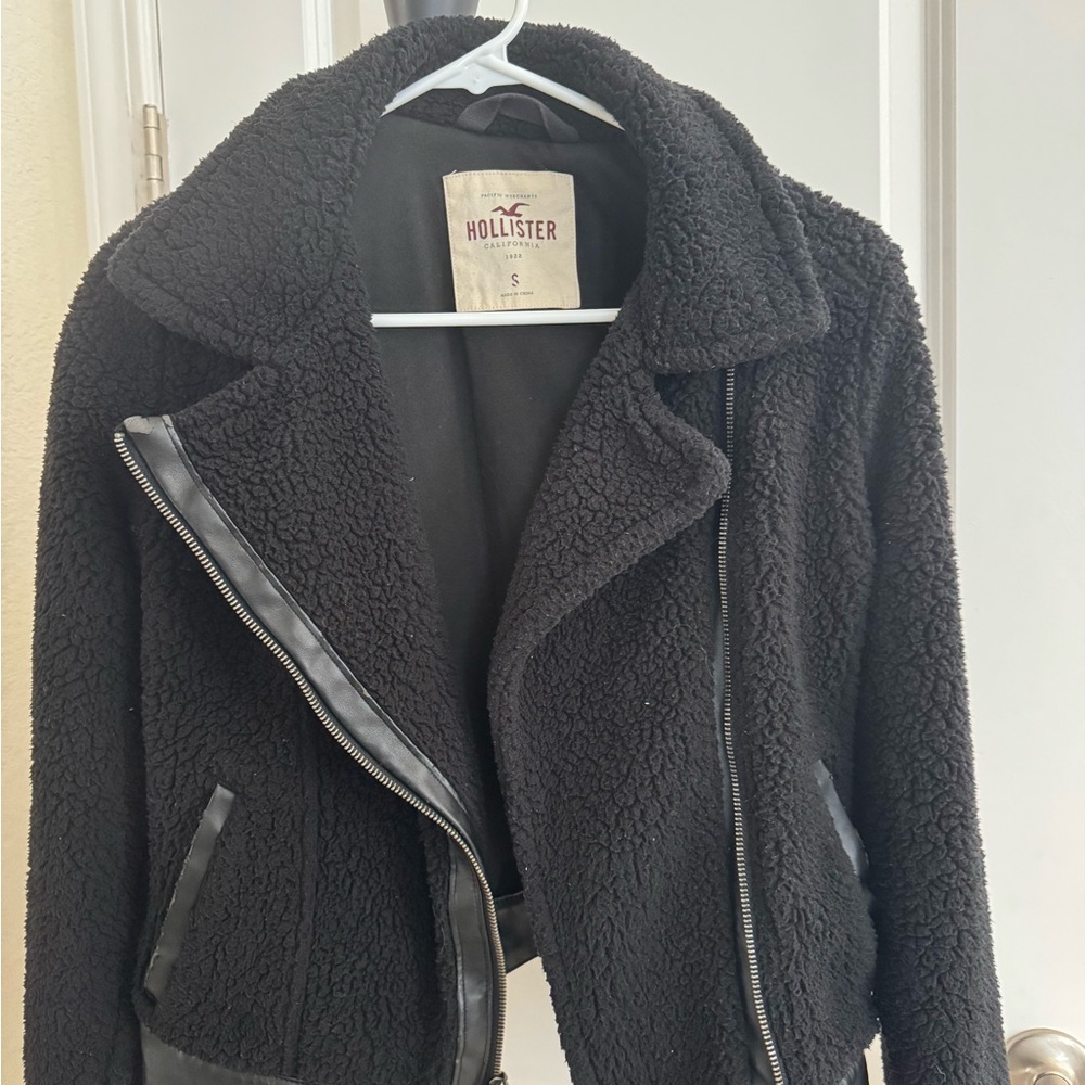 Hollister Women's Black Teddy Jacket